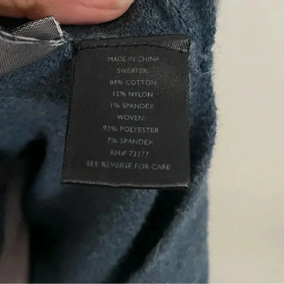 Simply Vera Vera Wang lace crew neck top size Medium - Picture 4 of 5